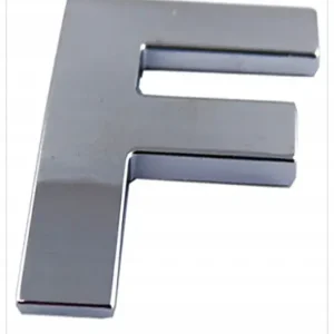 Ostatnia szansa J9N09 EMBLEMAT LITERA LITERKA CHROM F F DUŻA 5,6CM 49853