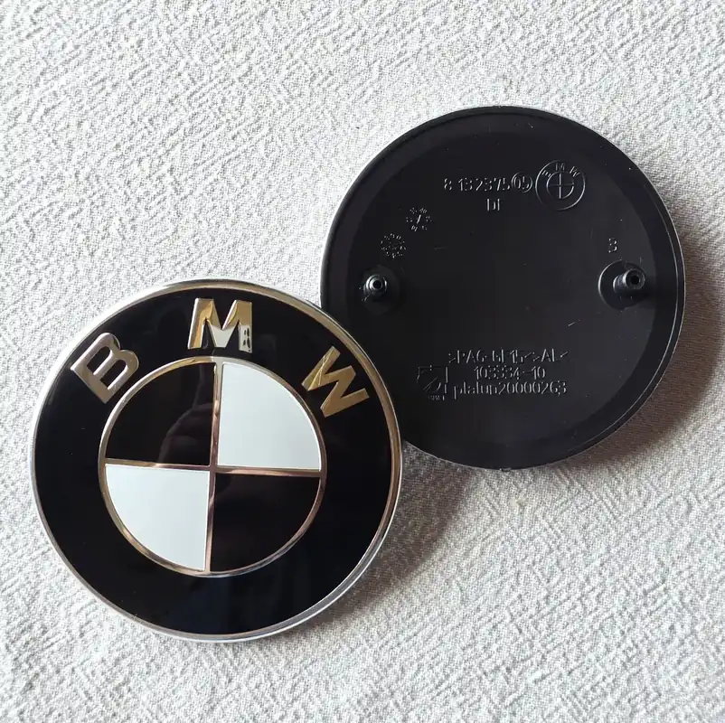 Nowość Logo znaczek emblemat BMW 82mm E87 E81 E46 E60 E61 E90 E91 E36 E84 X3 E83