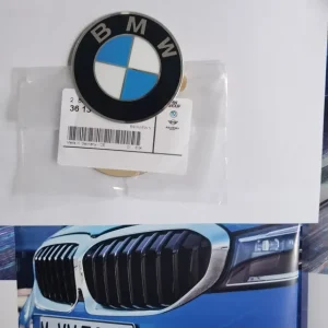 Kup teraz Oryginalny ZNACZEK NAKLEJKA EMBLEMAT BMW E46 CABRIO 65mm tylna klapa