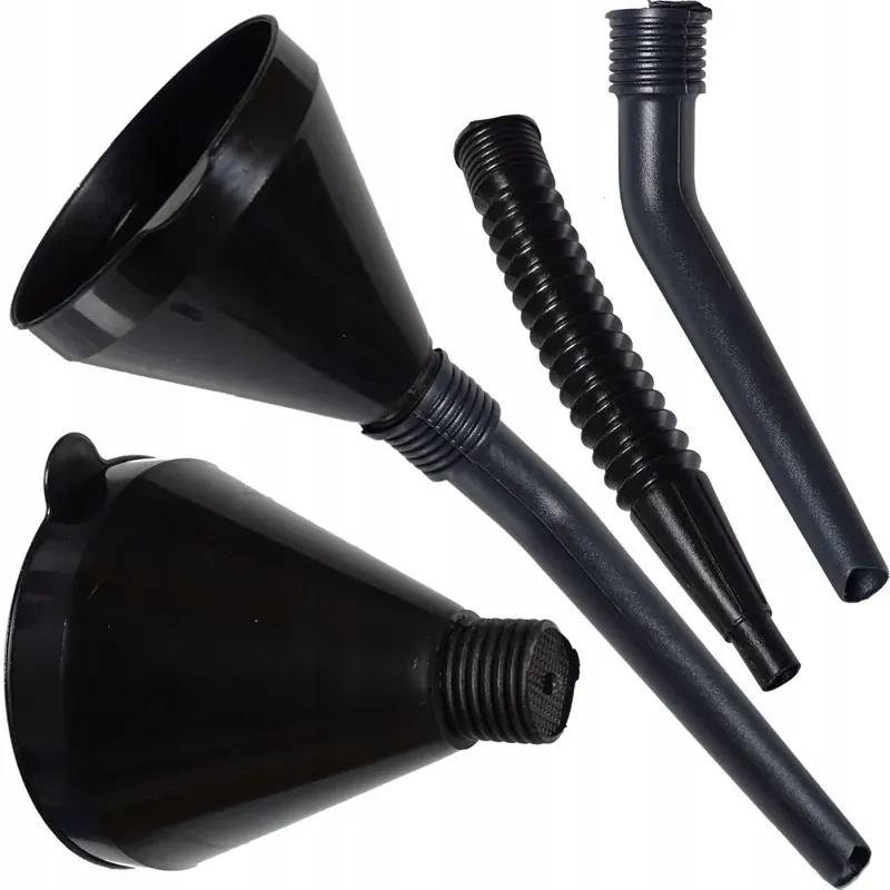 Tani Lejek do paliwa plastikowy 3-częściowy czarny z sitkiem 135mm