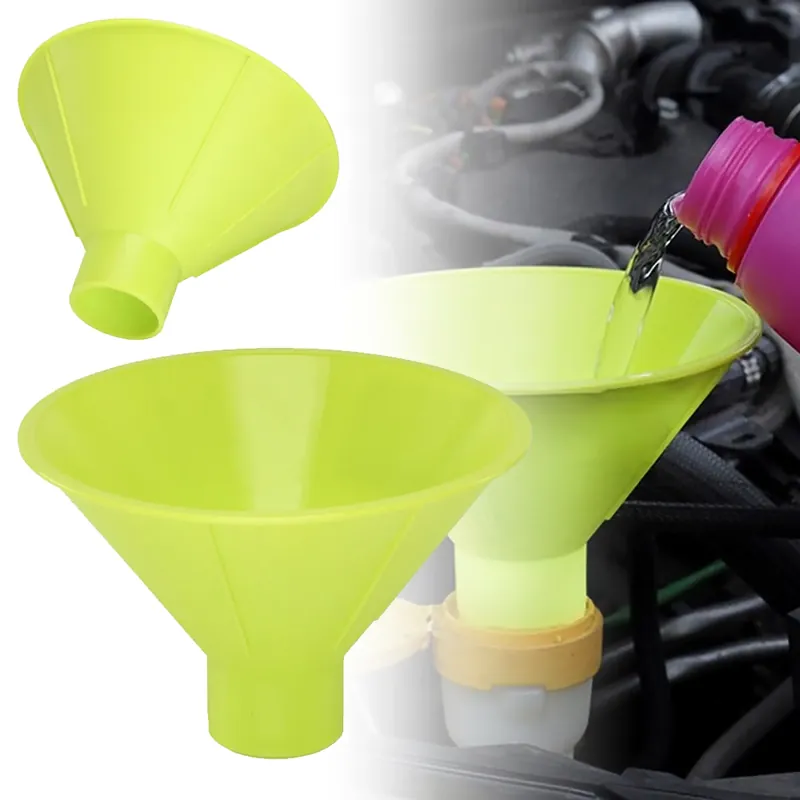 Ostatnia szansa Obszerny lejek do płynów eksploatacyjnych, idealny do spryskiwaczy, chłodniczego i oleju