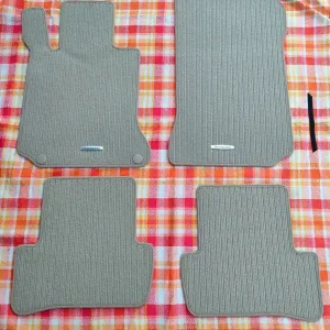 Oryginalny Oryginalne dywaniki rypsowe Mercedes-Benz W204 S204