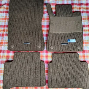 Oferta limitowana Oryginalne dywaniki rypsowe Mercedes-Benz W211 S211 CLS W219 C219 RHD